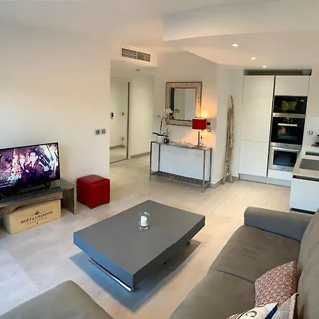 Exclusive With Parking , Gym And Sauna סן טרופז