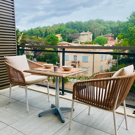 Apartment Exclusive With Parking *